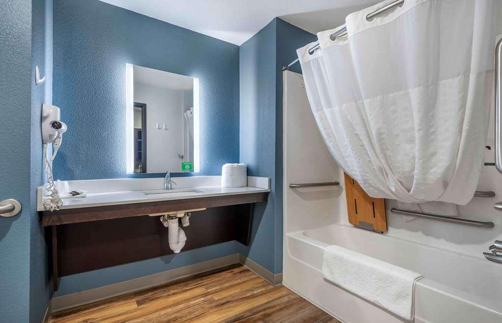 Extended America Select - - Brandon - East Tampa