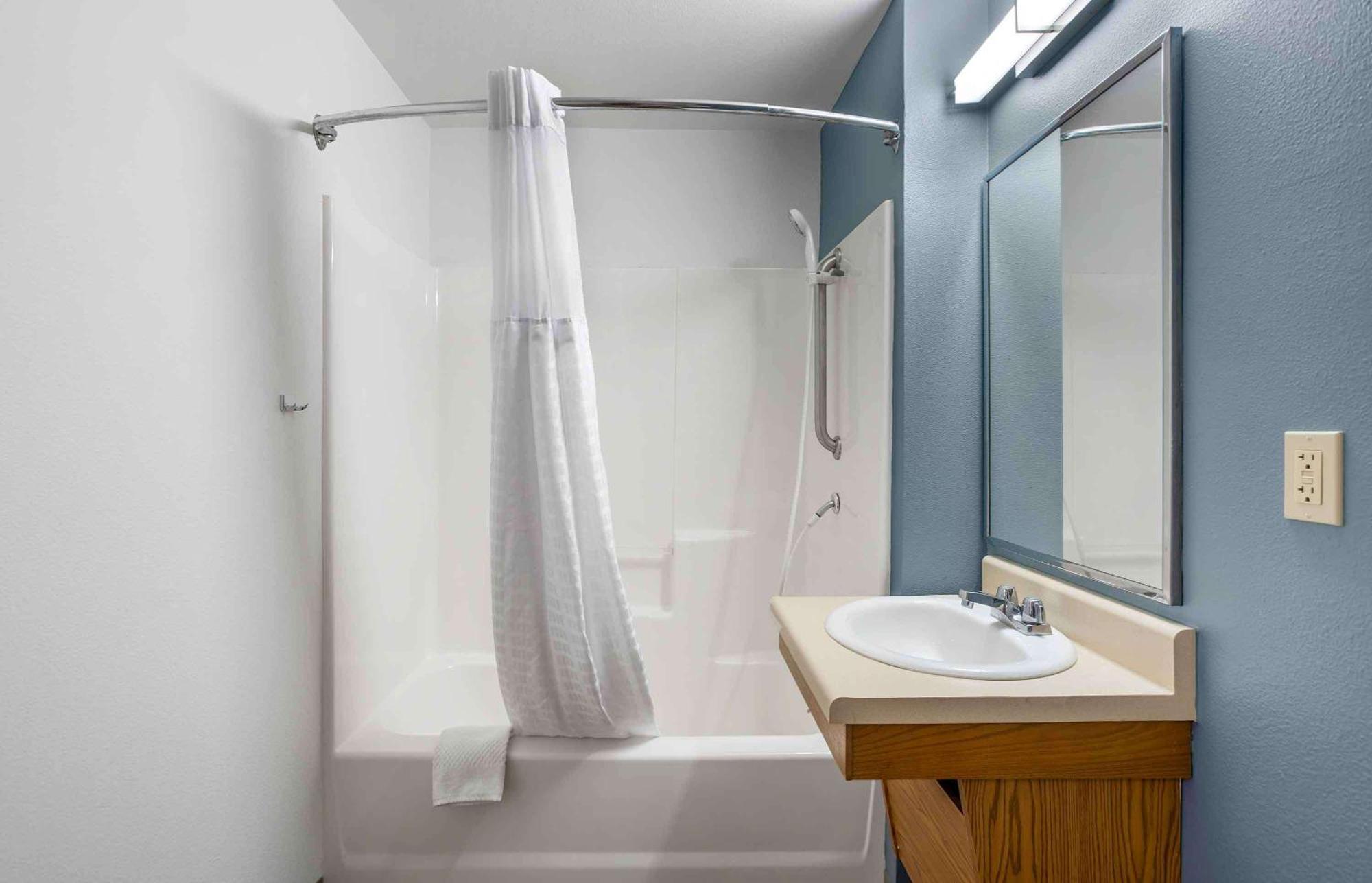 Hotel Extended America Select - - Brandon - East