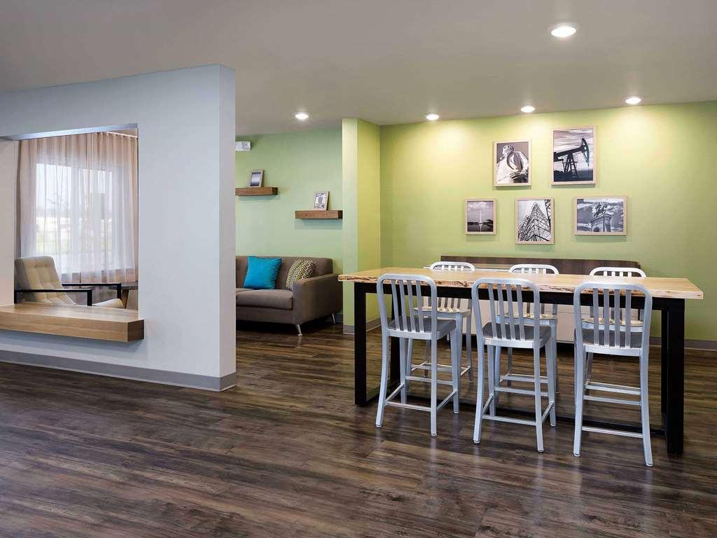 Extended America Select - - Brandon - East Hotel