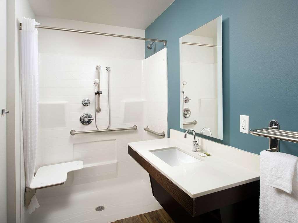 Extended America Select - - Brandon - East Hotel 2*